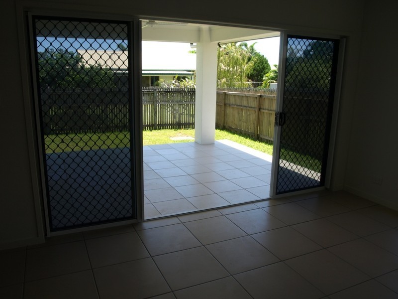 37  Tahlia Court, Mount Louisa QLD 4814