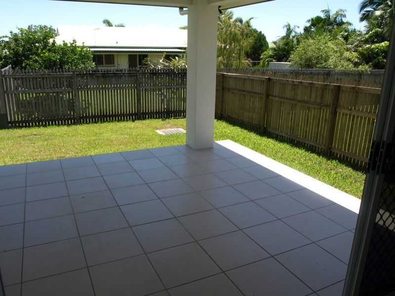 37  Tahlia Court, Mount Louisa QLD 4814