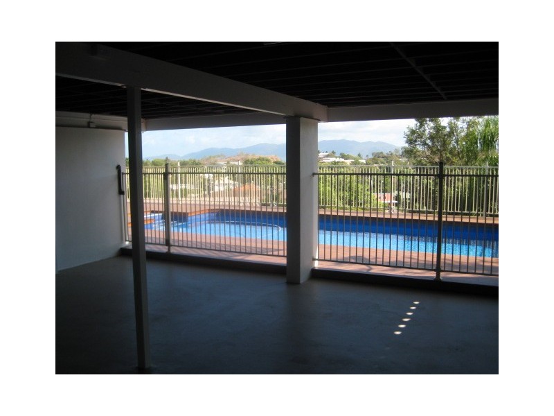 25 Gilbert Crescent, Castle Hill QLD 4810