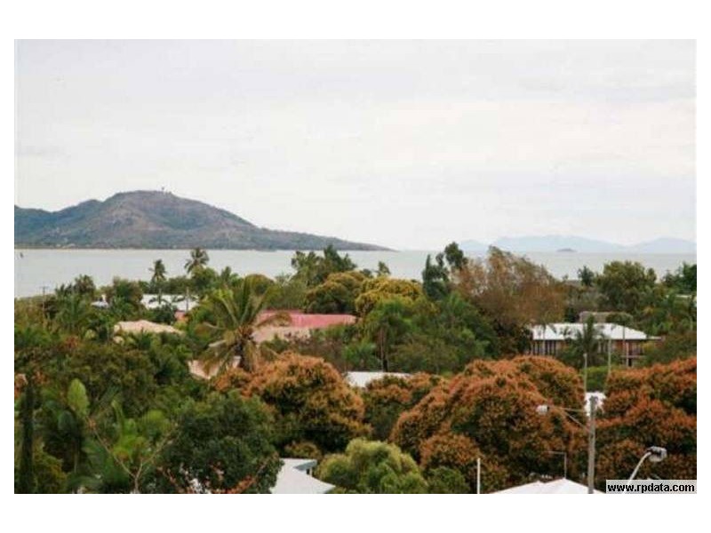 25 Gilbert Crescent, Castle Hill QLD 4810