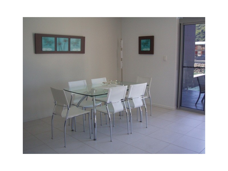 1/5 Terrace Place Nelly Bay, Magnetic Island QLD 4819