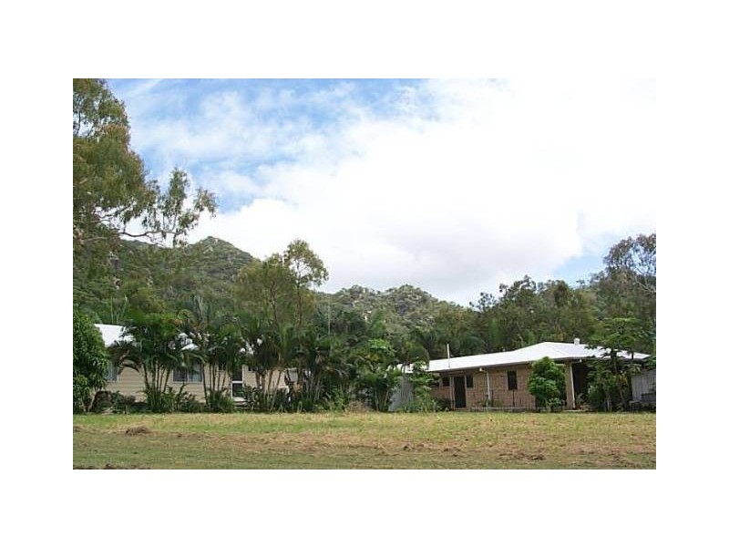 24 Nerita Crescent Nelly Bay, Magnetic Island QLD 4819