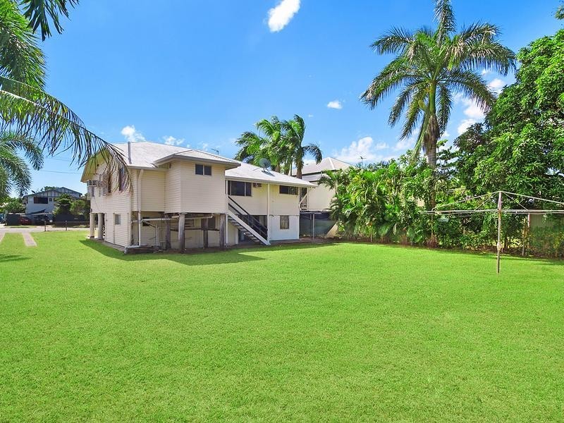 58 Queens Road, Hermit Park QLD 4812