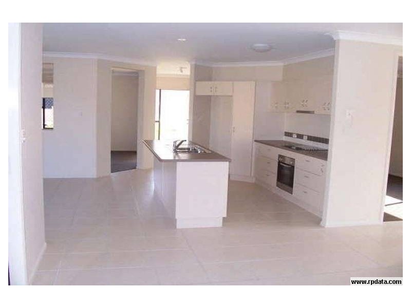 33 Anchorage Circuit, Bushland Beach QLD 4818