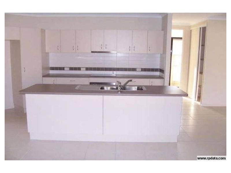 33 Anchorage Circuit, Bushland Beach QLD 4818