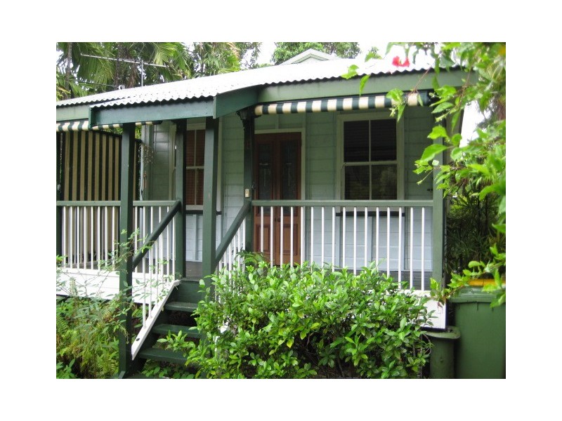 18 Fifth Street, Railway Estate QLD 4810