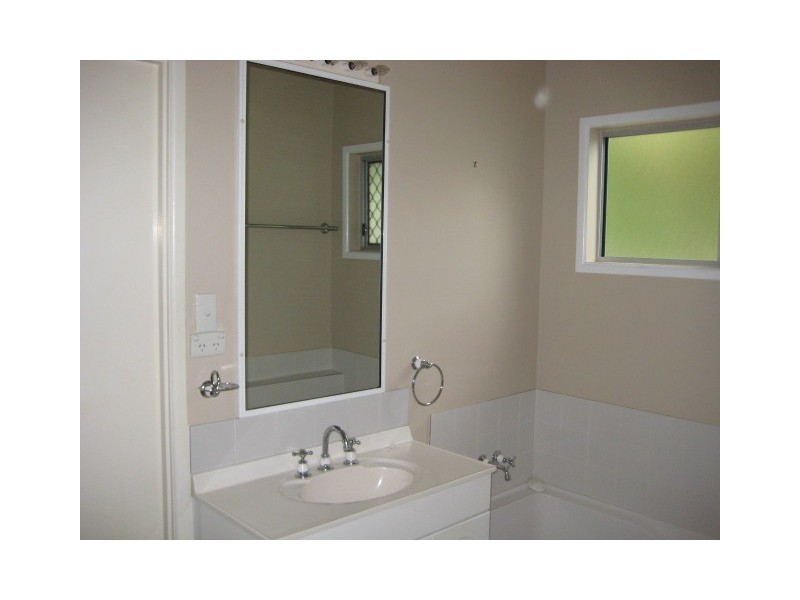 18 Fifth Street, Railway Estate QLD 4810