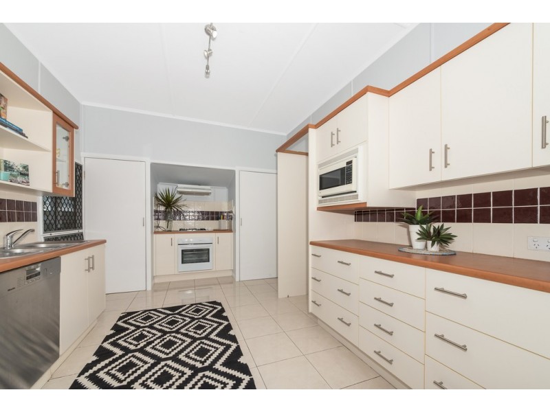 18 Hopkins Street, Currajong QLD 4812