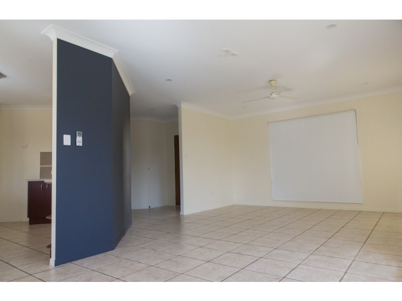 24 St Albans, Mount Louisa QLD 4814