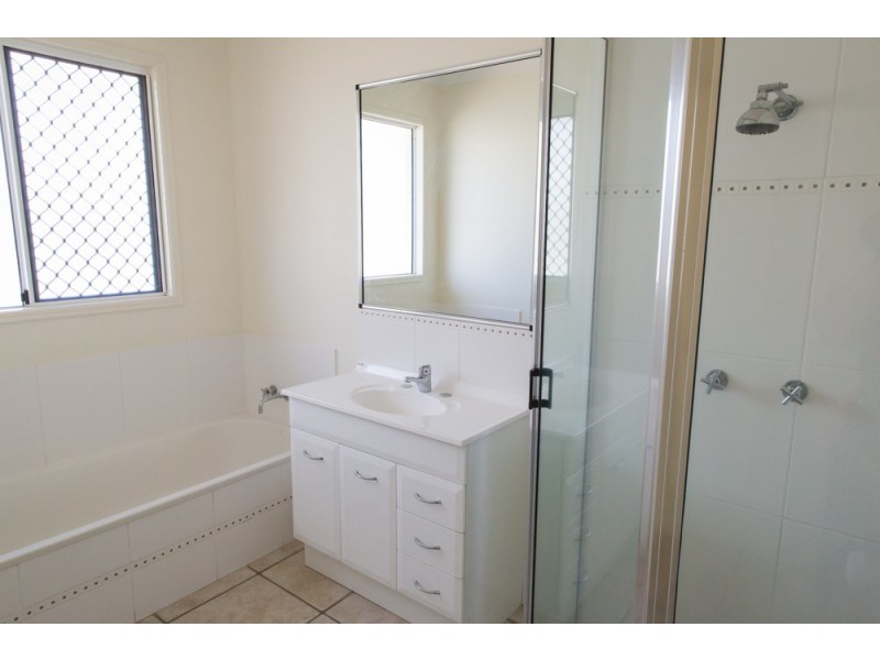 24 St Albans, Mount Louisa QLD 4814