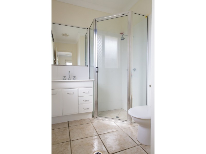 24 St Albans, Mount Louisa QLD 4814