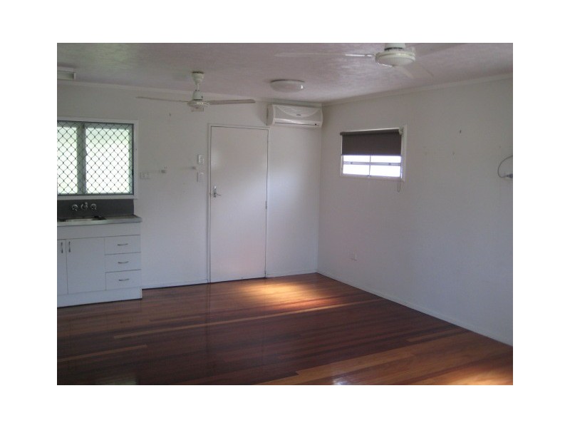 2 Arunta Street, Cranbrook QLD 4814