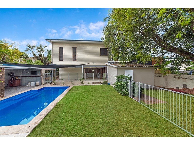 11 Bay Street, Pallarenda QLD 4810
