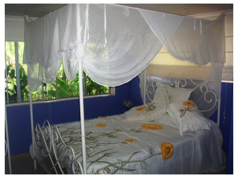 33 Compass Crescnt, Magnetic Island QLD 4819