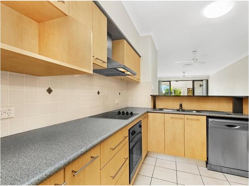 2/304 Stanley Street, Townsville City QLD 4810