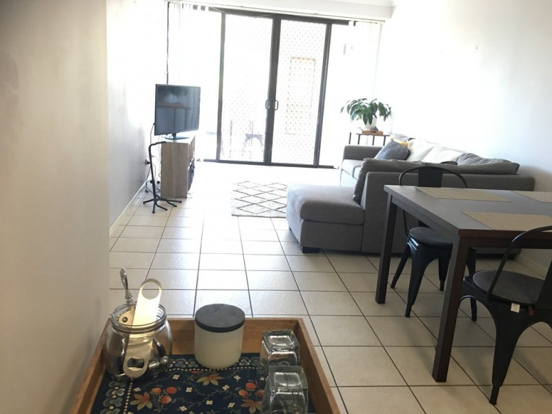 2/304 Stanley Street, Townsville City QLD 4810