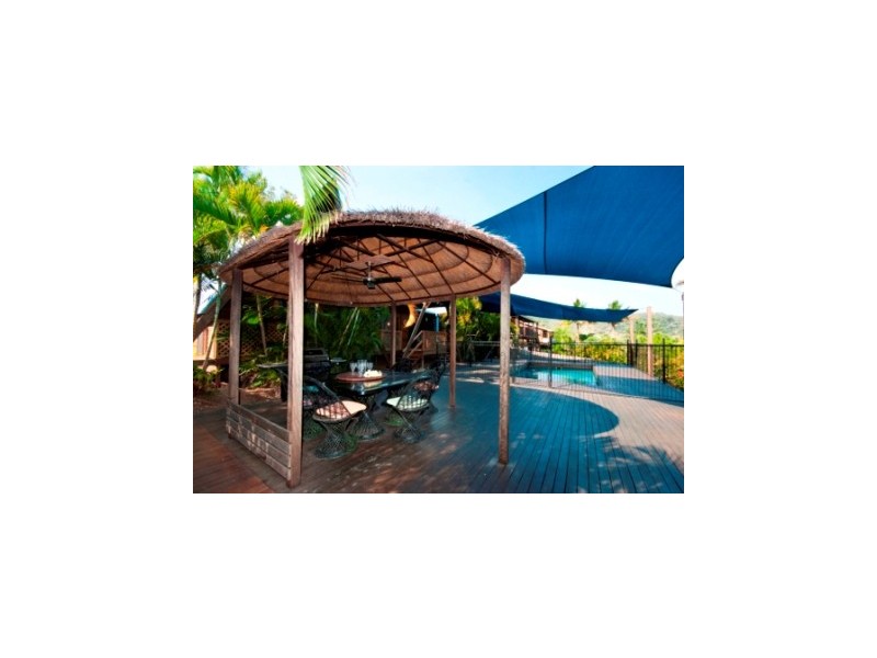 39 Compass Crescent, Magnetic Island QLD 4819