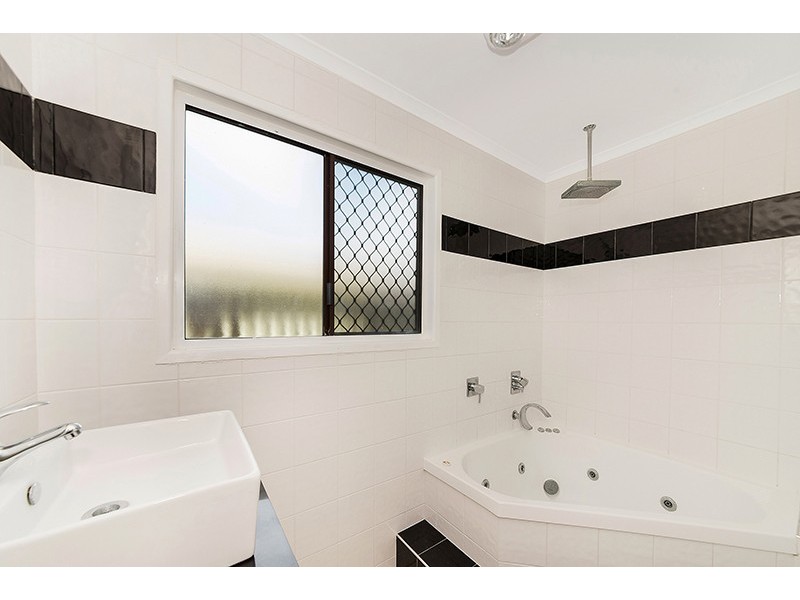 15 Hicks Street, Kirwan QLD 4817