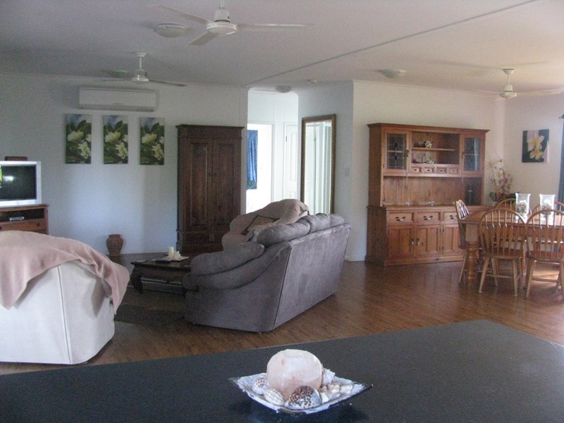 9 Pirie Street Horseshoe Bay, Magnetic Island QLD 4819