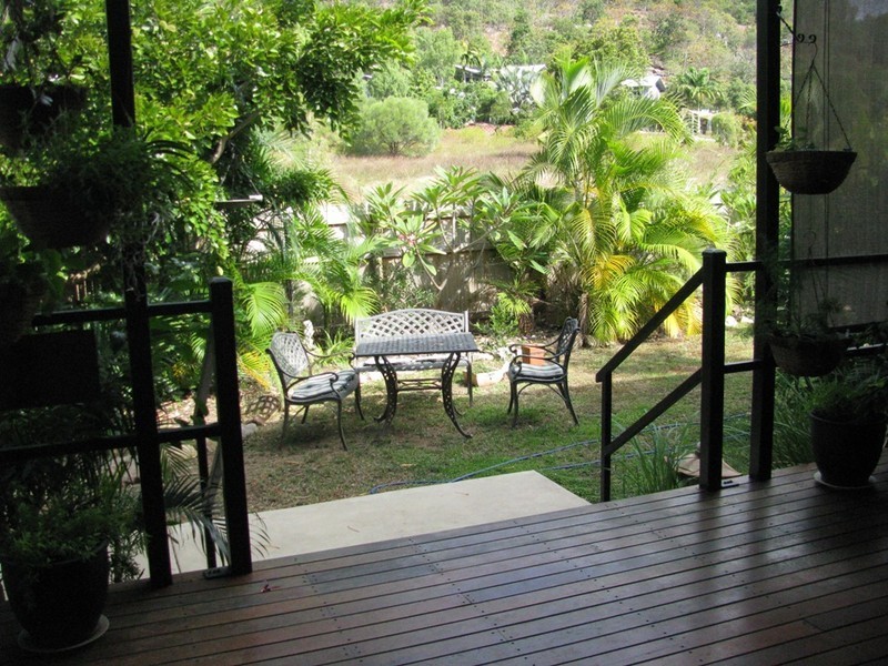 9 Pirie Street Horseshoe Bay, Magnetic Island QLD 4819