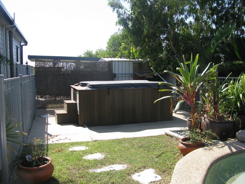 9 Pirie Street Horseshoe Bay, Magnetic Island QLD 4819