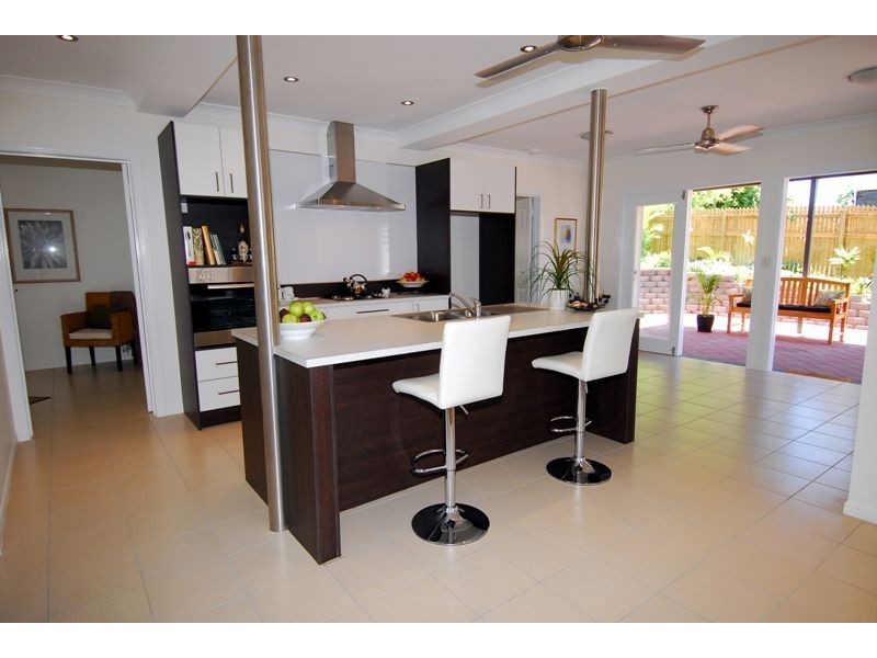 9 Hubert St, South Townsville QLD 4810
