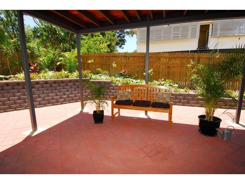 9 Hubert St, South Townsville QLD 4810