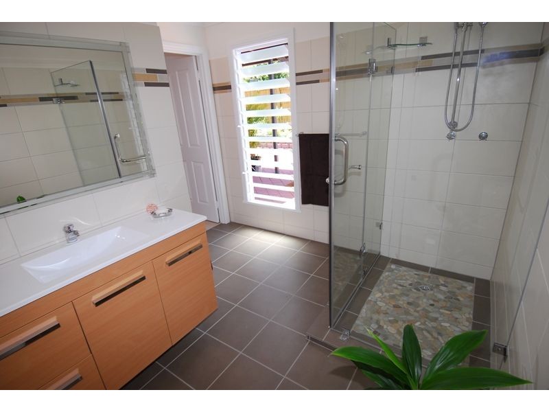 9 Hubert St, South Townsville QLD 4810