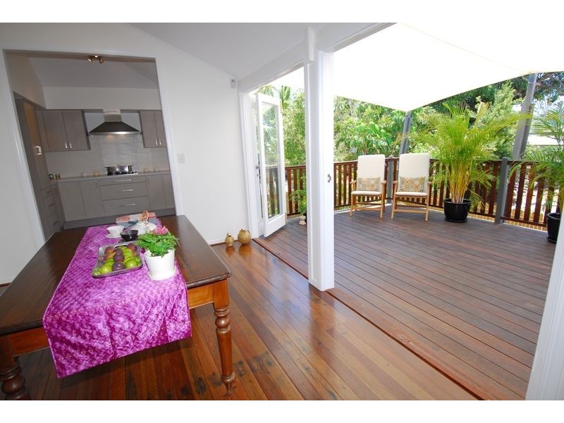 9 Hubert St, South Townsville QLD 4810