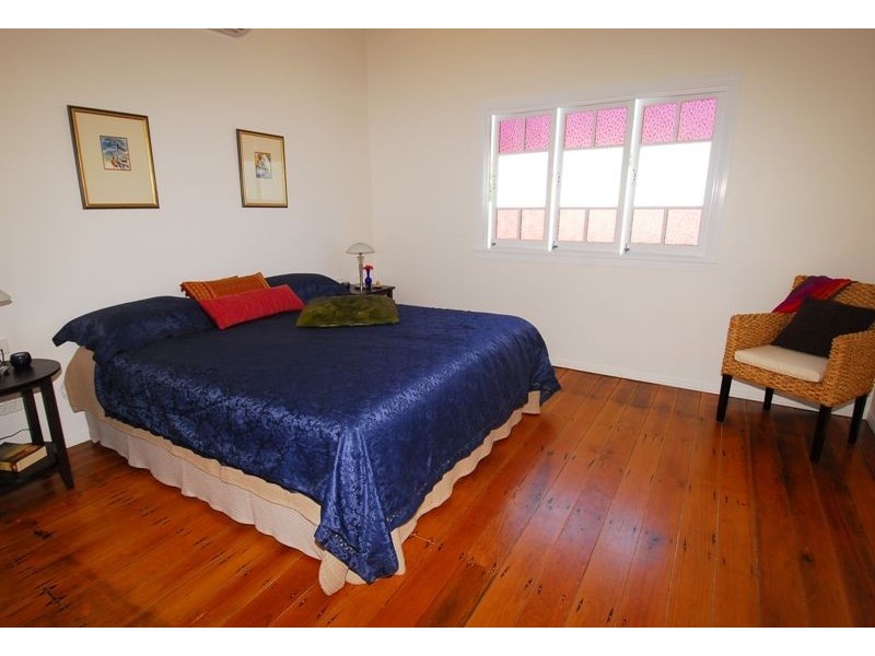 9 Hubert St, South Townsville QLD 4810