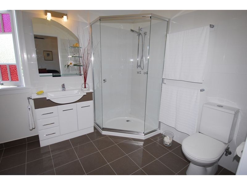 9 Hubert St, South Townsville QLD 4810