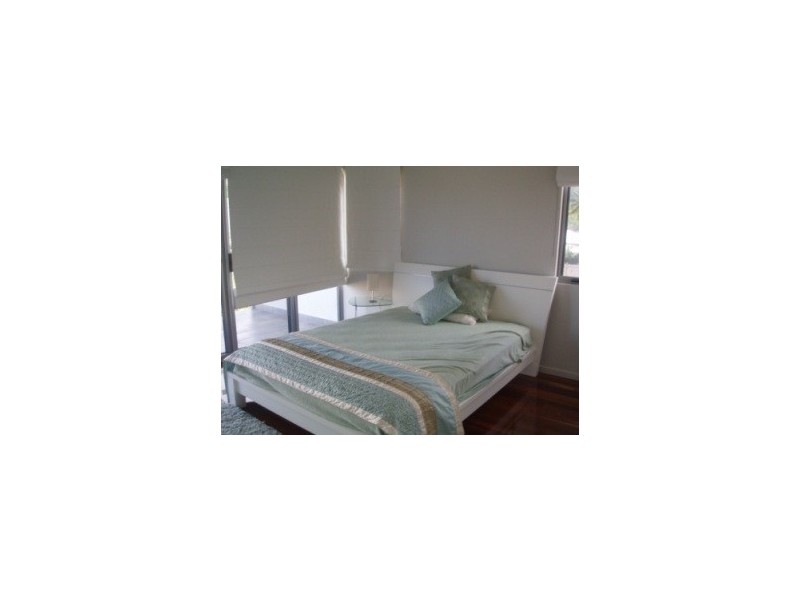 2/5 Terrace Place, Magnetic Island QLD 4819