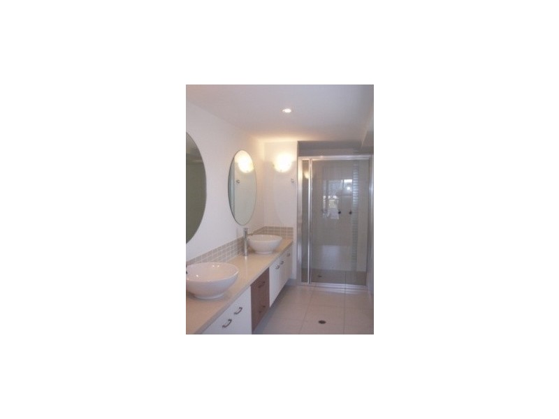 2/5 Terrace Place, Magnetic Island QLD 4819