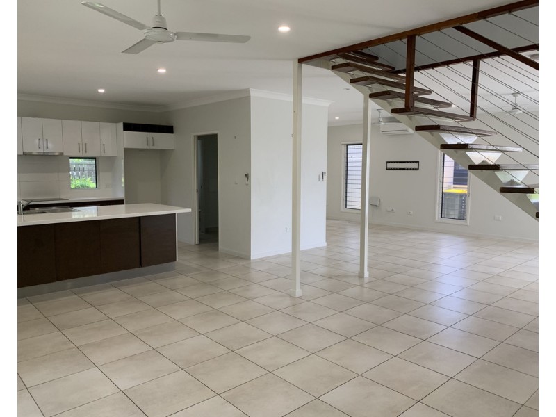 2/69a Cook Street, North Ward QLD 4810