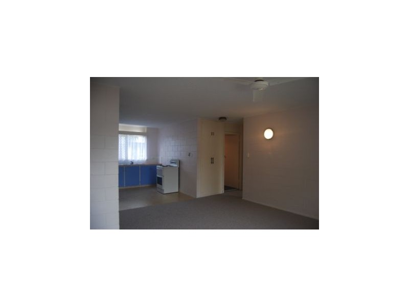 7/98 The Strand, North Ward QLD 4810