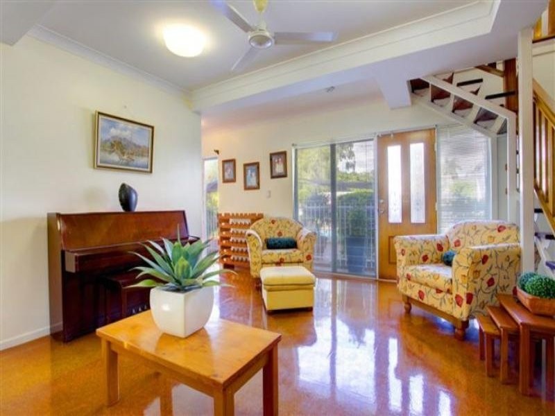 21 Kenilworth Avenue, Hyde Park QLD 4812