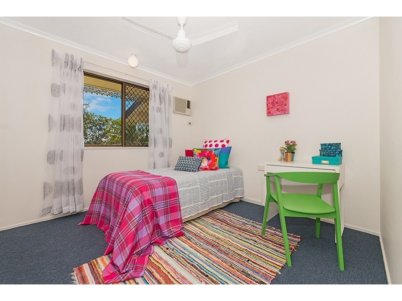 1 St James Drive, Belgian Gardens QLD 4810