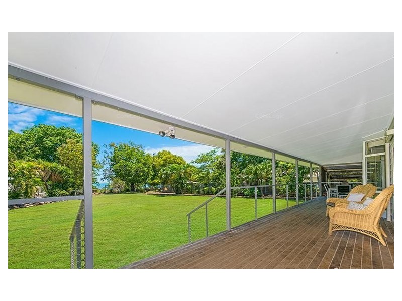 8 Anamari Court, Bushland Beach QLD 4818