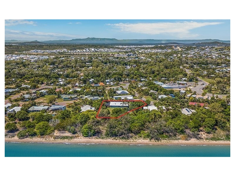 8 Anamari Court, Bushland Beach QLD 4818
