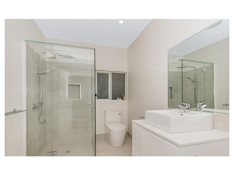 8 Anamari Court, Bushland Beach QLD 4818