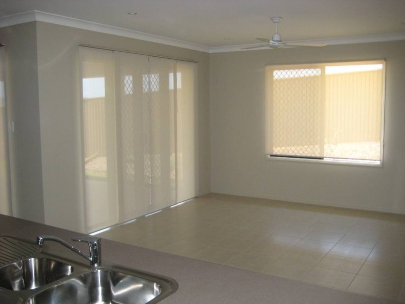 17 Channel Street, Bushland Beach QLD 4818