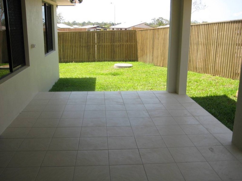 17 Channel Street, Bushland Beach QLD 4818