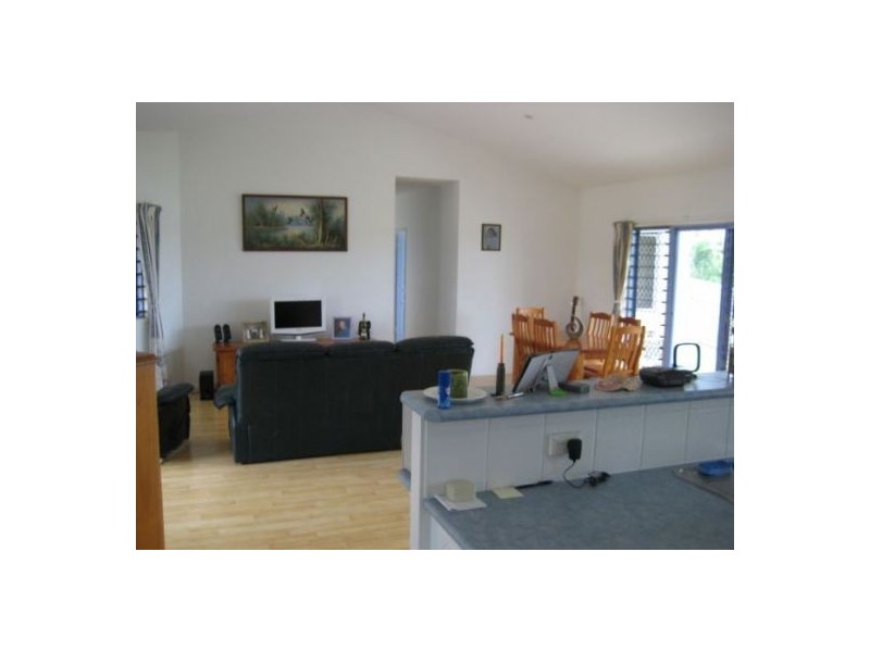 82-84 Martinez Avenue The Lakes, West End QLD 4810