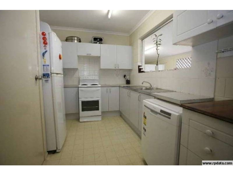 Rooming 2 Alexander Court, Rasmussen QLD 4815