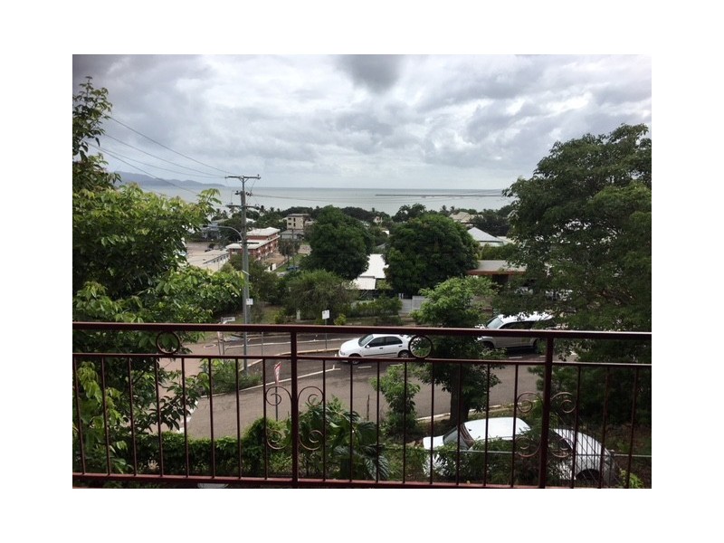 3/206 Denham Street, Townsville City QLD 4810