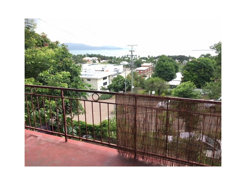 3/206 Denham Street, Townsville City QLD 4810