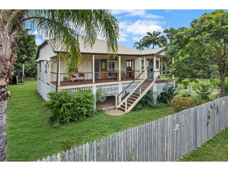 35 Davidson Street, South Townsville QLD 4810