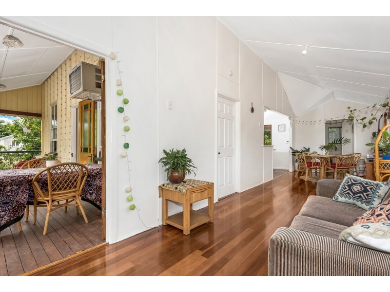 35 Davidson Street, South Townsville QLD 4810