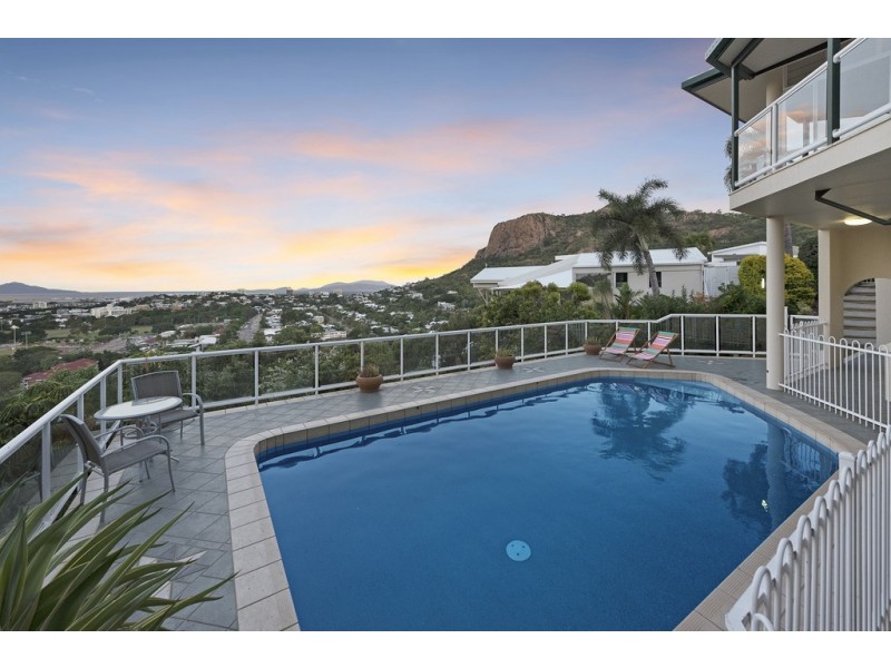 1/14 Balmoral Drive, Castle Hill QLD 4810