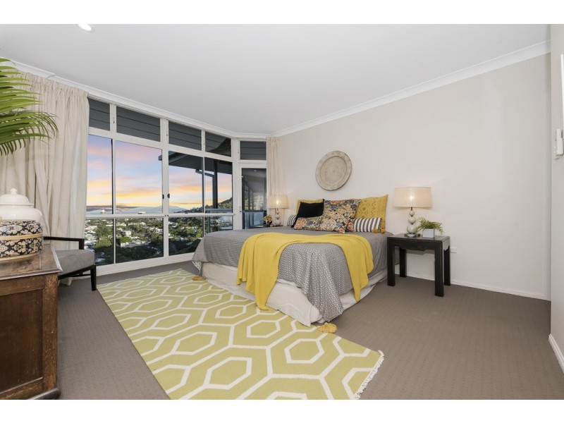 1/14 Balmoral Drive, Castle Hill QLD 4810
